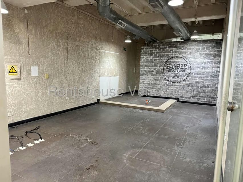 Comercial (Local Comercial) en Alquiler en Manzanares, Distrito Metropolitano - 4