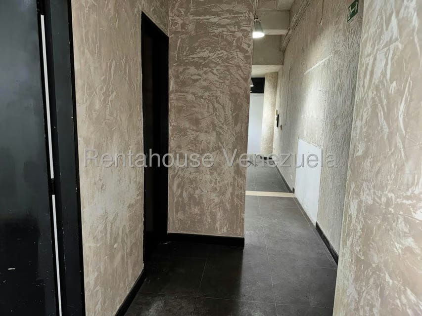 Comercial (Local Comercial) en Alquiler en Manzanares, Distrito Metropolitano - 10