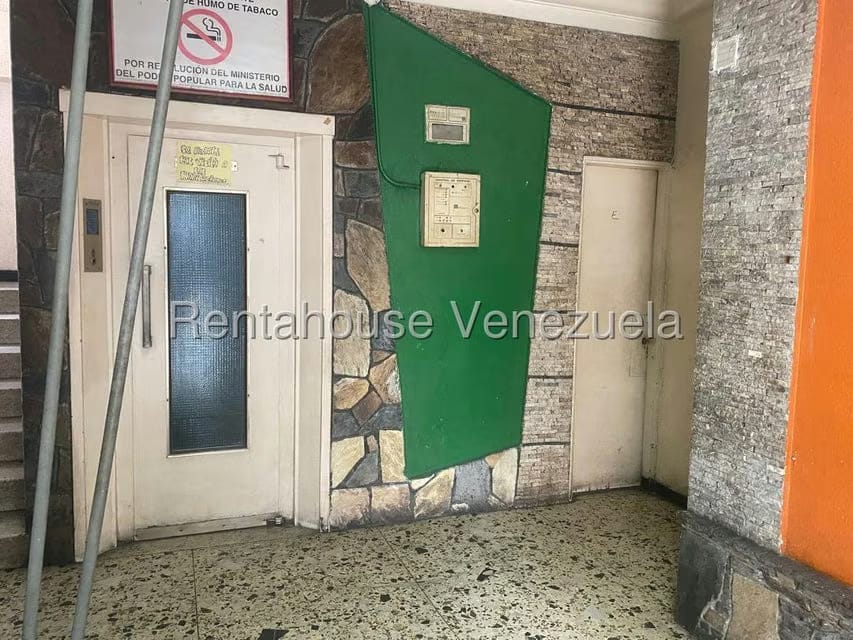 Comercial (Edificio) en Venta en Parroquia La Candelaria, Distrito Metropolitano - 2