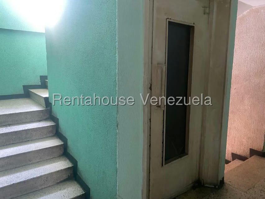 Comercial (Edificio) en Venta en Parroquia La Candelaria, Distrito Metropolitano - 11