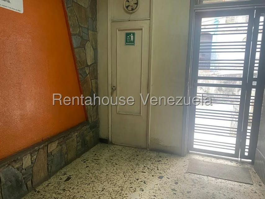 Comercial (Edificio) en Venta en Parroquia La Candelaria, Distrito Metropolitano - 4