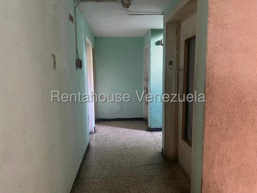 Comercial (Edificio) en Venta en Parroquia La Candelaria, Distrito Metropolitano - 8