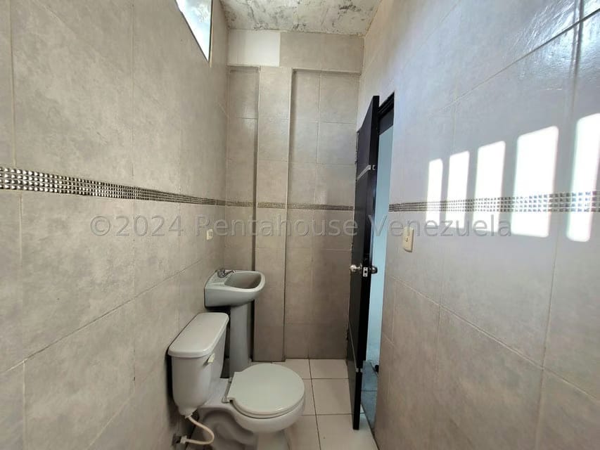 Comercial (Local Comercial) en Venta en Centro, Lara - 33