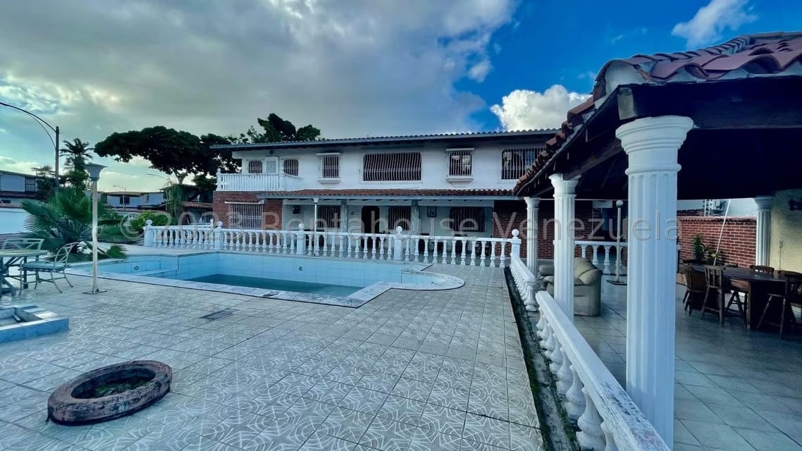 Casa (Multipes Niveles) en Venta en Santa Paula, Distrito Metropolitano - 11