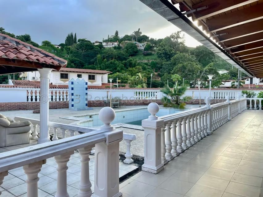 Casa (Multipes Niveles) en Venta en Santa Paula, Distrito Metropolitano - 15