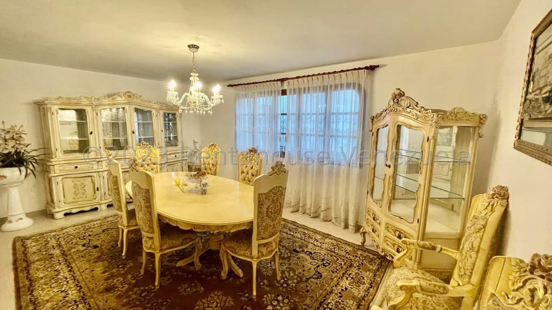 Casa (Multipes Niveles) en Venta en Santa Paula, Distrito Metropolitano - 17