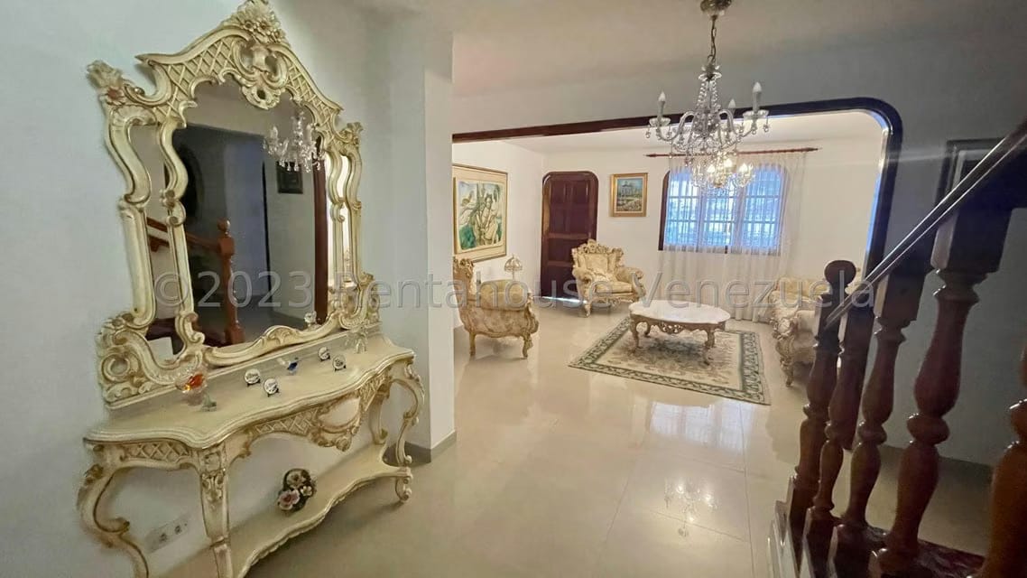 Casa (Multipes Niveles) en Venta en Santa Paula, Distrito Metropolitano - 23