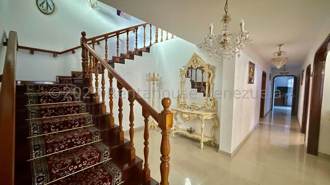 Casa (Multipes Niveles) en Venta en Santa Paula, Distrito Metropolitano - 24