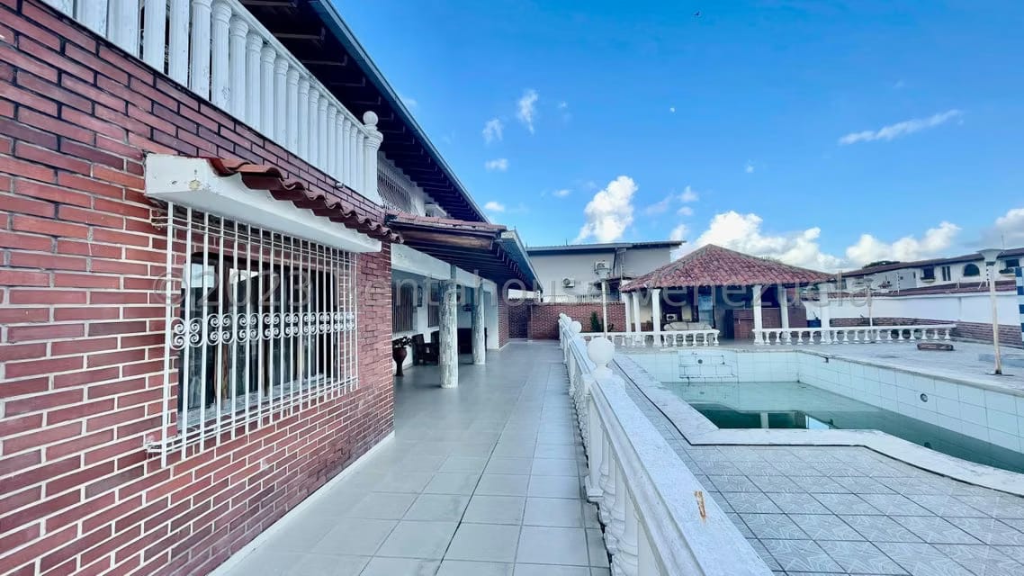 Casa (Multipes Niveles) en Venta en Santa Paula, Distrito Metropolitano - 4
