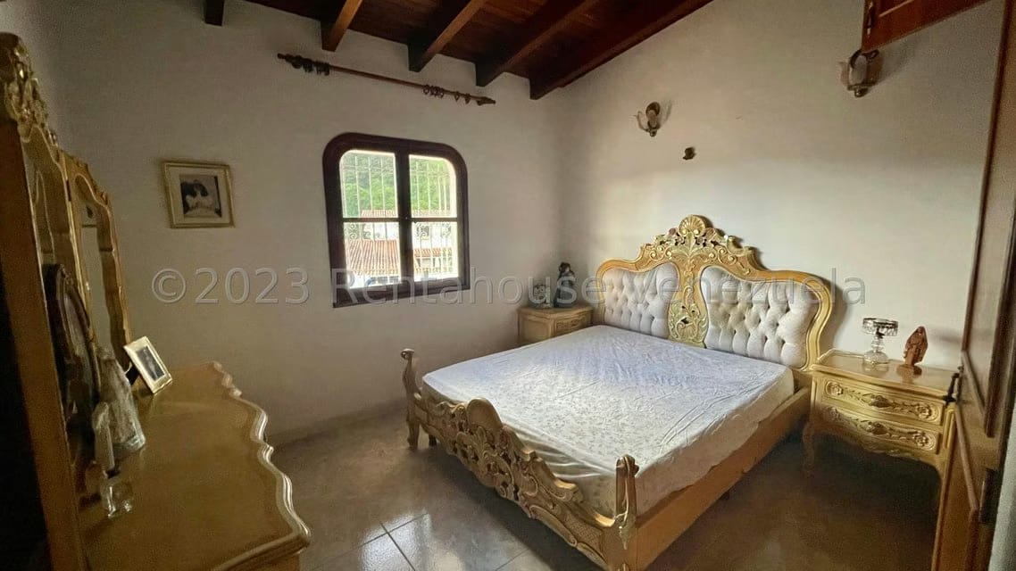 Casa (Multipes Niveles) en Venta en Santa Paula, Distrito Metropolitano - 33