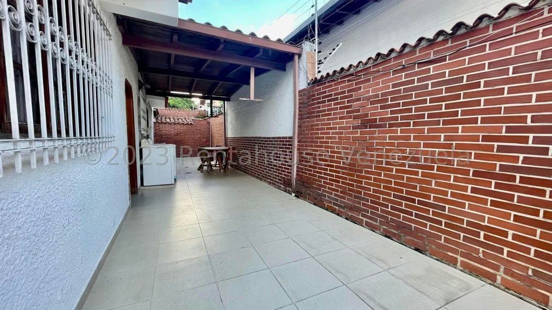 Casa (Multipes Niveles) en Venta en Santa Paula, Distrito Metropolitano - 38