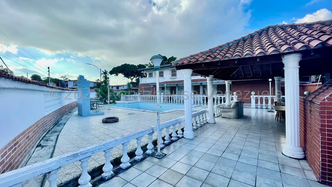Casa (Multipes Niveles) en Venta en Santa Paula, Distrito Metropolitano - 8