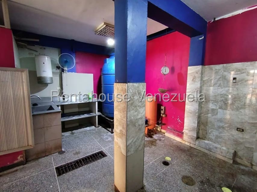 Comercial (Local Comercial) en Alquiler en Parroquia Catedral, Lara - 12