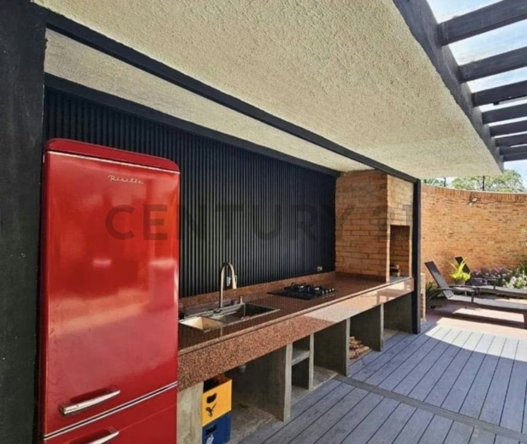 Casa en Venta Prados del este Con piscina, calle cerrada TC - 10