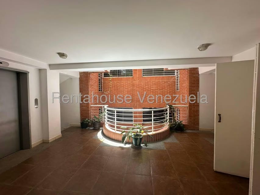 Apartamento (1 Nivel) en Venta en Parque Caiza, Distrito Metropolitano - 2