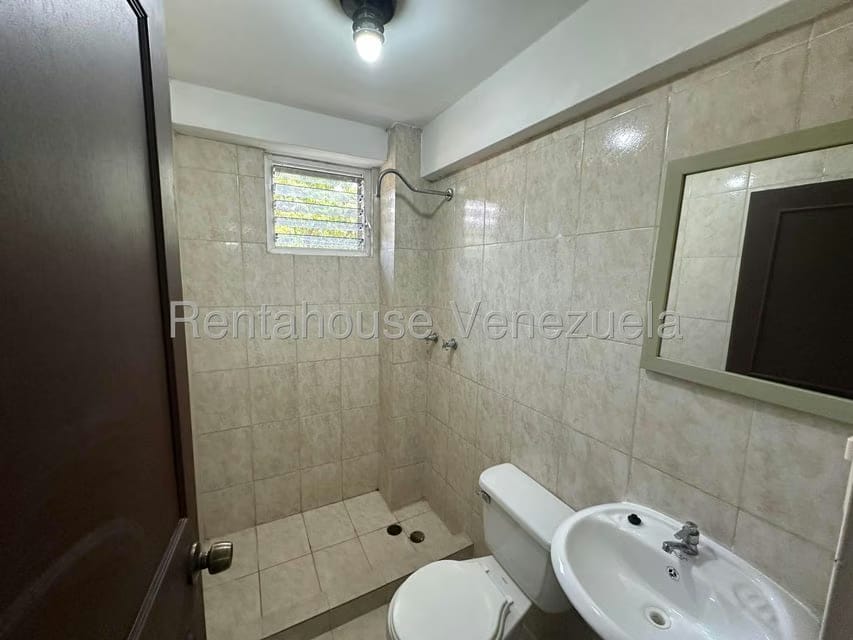 Apartamento (1 Nivel) en Venta en Parque Caiza, Distrito Metropolitano - 6