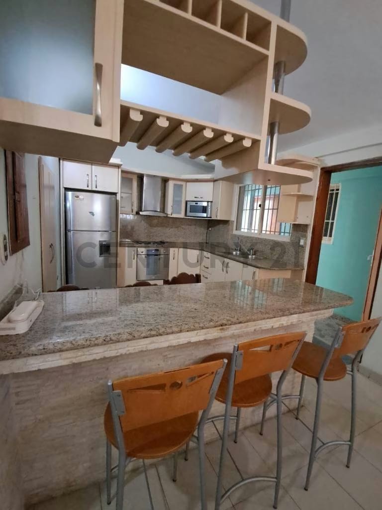 Alquiler de amplia Casa en Urb, Cantarrana-Anaco - 12