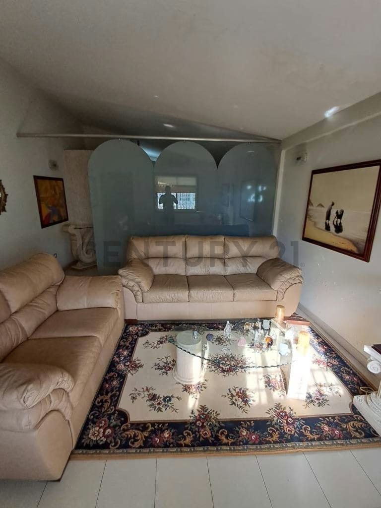 Alquiler de amplia Casa en Urb, Cantarrana-Anaco - 5