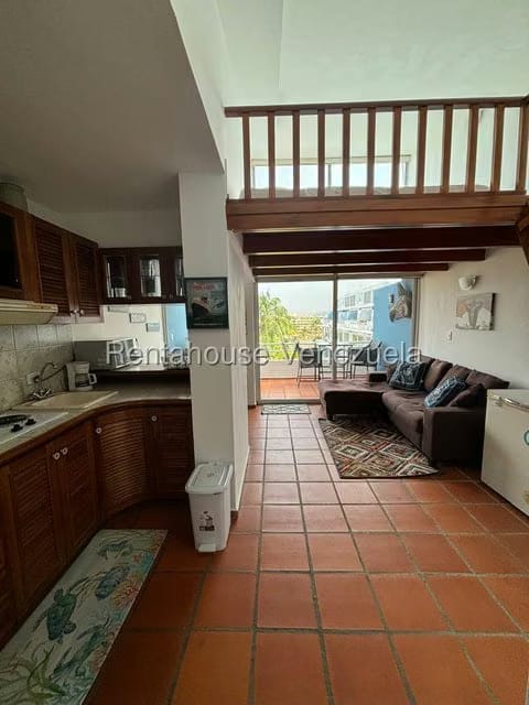 Apartamento (1 Nivel) en Alquiler en Av Americo Vespucio, Anzoategui - 11