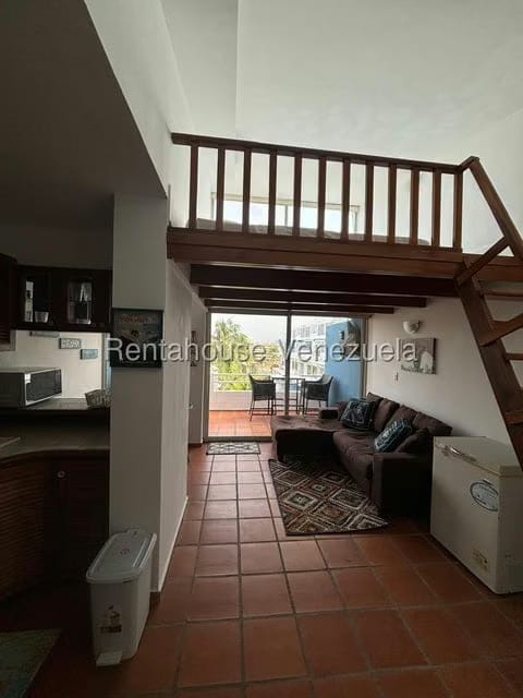 Apartamento (1 Nivel) en Alquiler en Av Americo Vespucio, Anzoategui - 16