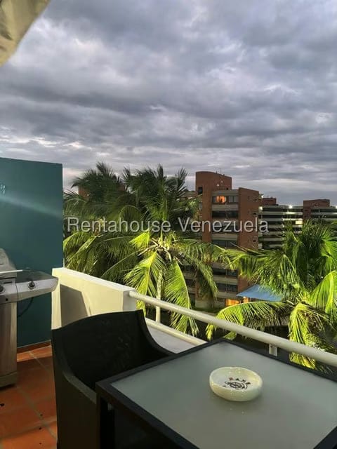 Apartamento (1 Nivel) en Alquiler en Av Americo Vespucio, Anzoategui - 19