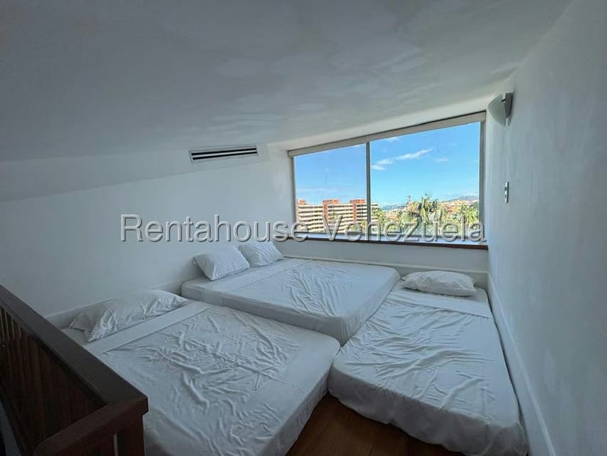 Apartamento (1 Nivel) en Alquiler en Av Americo Vespucio, Anzoategui - 24