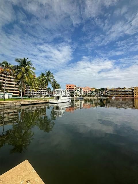 Apartamento (1 Nivel) en Alquiler en Av Americo Vespucio, Anzoategui - 8