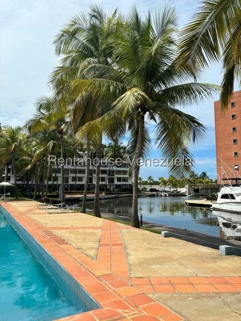 Apartamento (1 Nivel) en Alquiler en Av Americo Vespucio, Anzoategui - 9