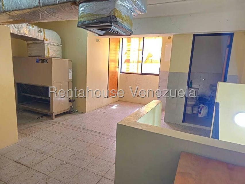 Comercial (Local Comercial) en Alquiler en El Paraiso, Distrito Metropolitano - 12