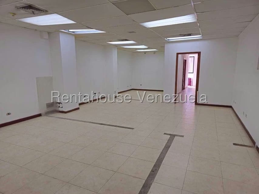 Comercial (Local Comercial) en Alquiler en El Paraiso, Distrito Metropolitano - 3