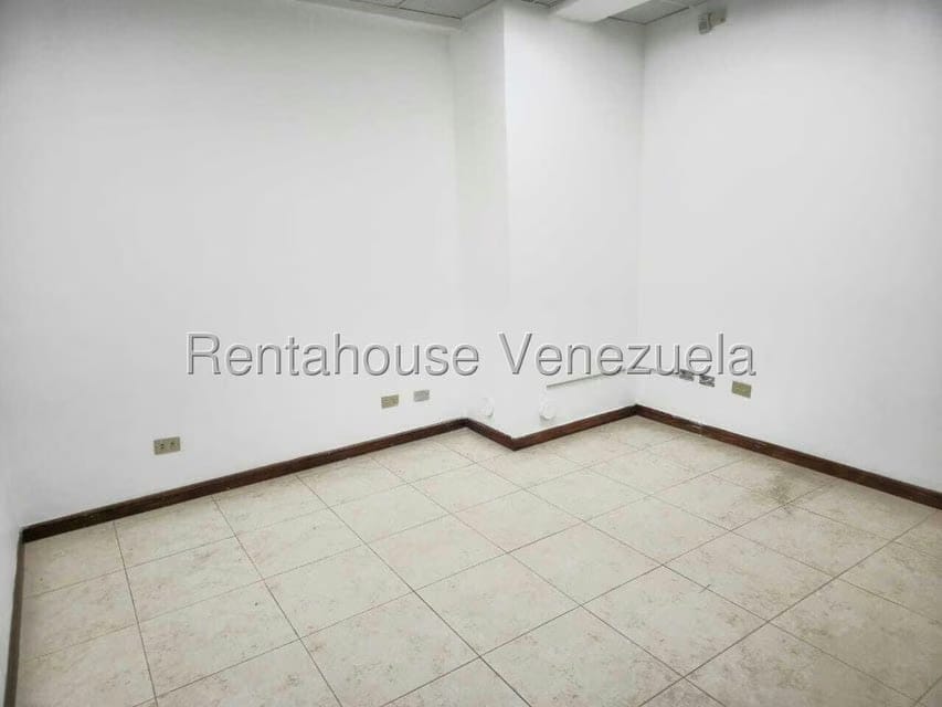 Comercial (Local Comercial) en Alquiler en El Paraiso, Distrito Metropolitano - 8