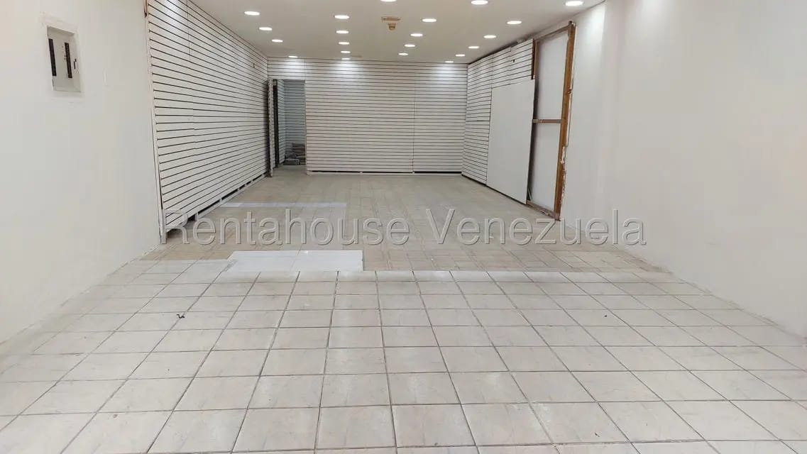 Comercial (Galpon - Deposito) en Alquiler en Parroquia Santa Rosalia, Distrito Metropolitano - 2