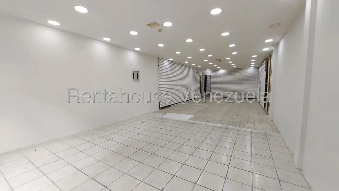 Comercial (Galpon - Deposito) en Alquiler en Parroquia Santa Rosalia, Distrito Metropolitano - 12