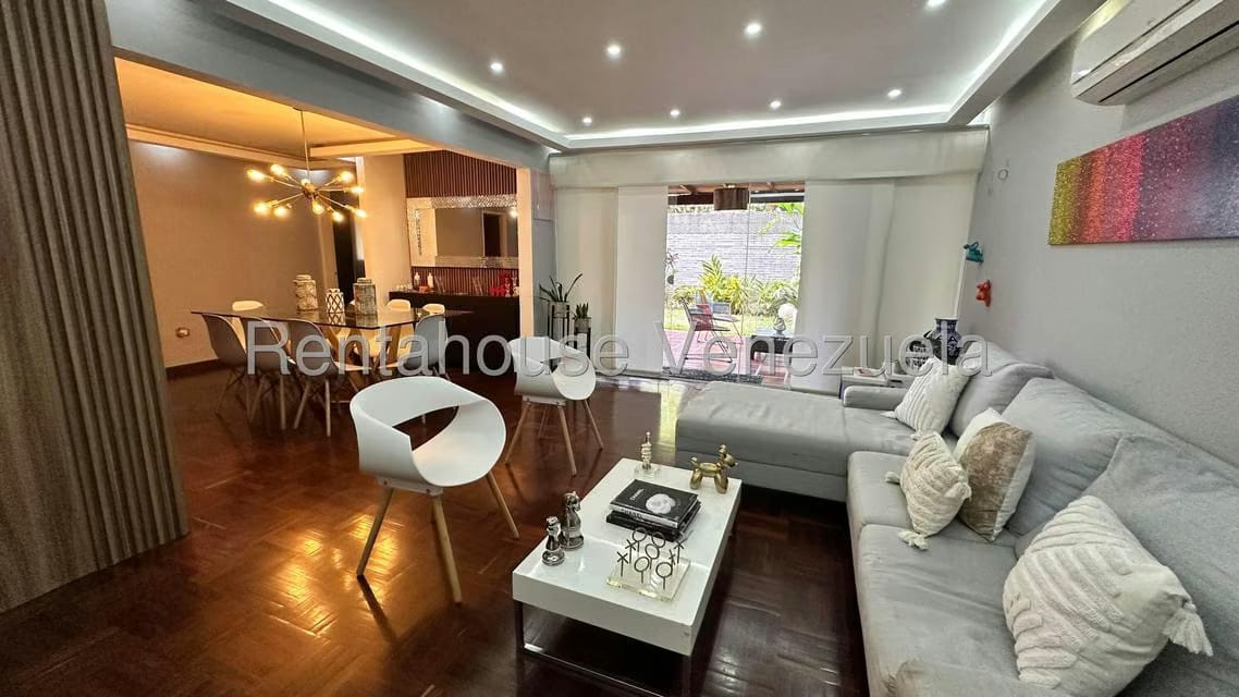 Apartamento (Planta Baja) en Venta en La Tahona, Distrito Metropolitano - 2