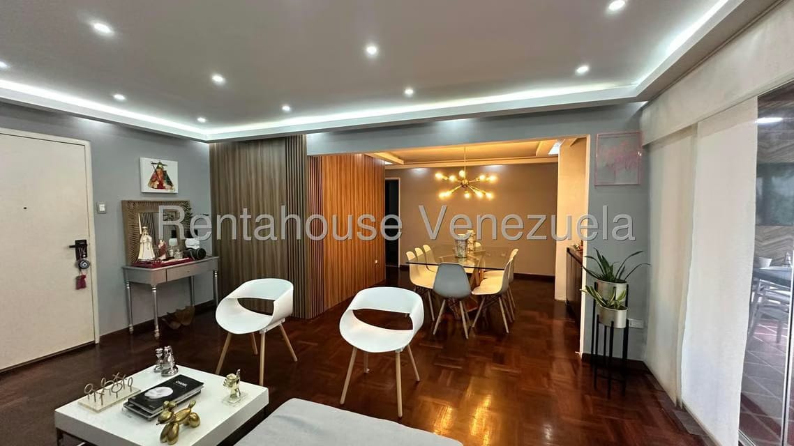 Apartamento (Planta Baja) en Venta en La Tahona, Distrito Metropolitano - 3