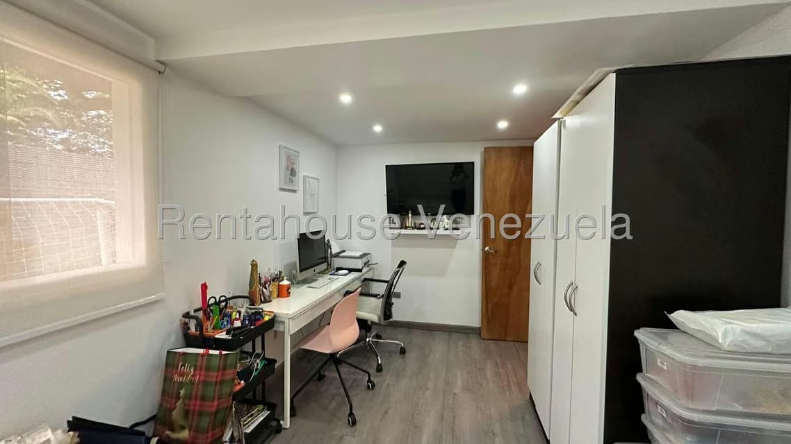 Apartamento (Planta Baja) en Venta en La Tahona, Distrito Metropolitano - 24