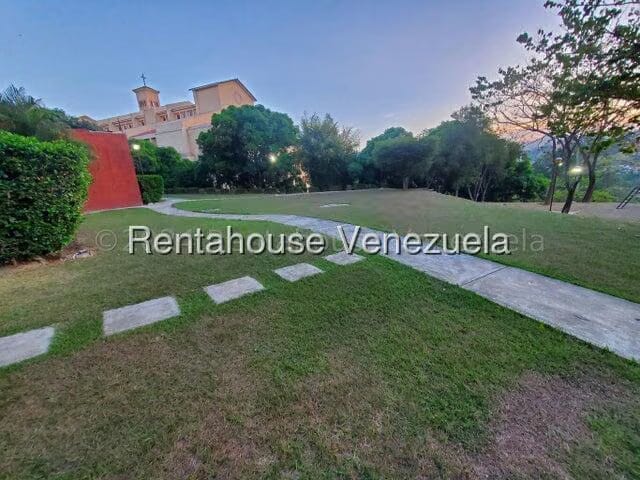 Apartamento (Planta Baja) en Venta en La Tahona, Distrito Metropolitano - 28