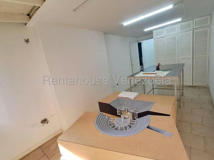 Comercial (Oficina) en Alquiler en Los Palos Grandes, Distrito Metropolitano - 15