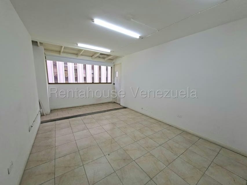 Comercial (Oficina) en Alquiler en Los Palos Grandes, Distrito Metropolitano - 20
