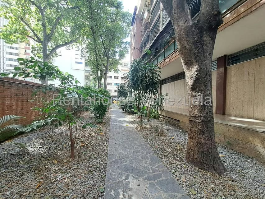 Comercial (Oficina) en Alquiler en Los Palos Grandes, Distrito Metropolitano - 3