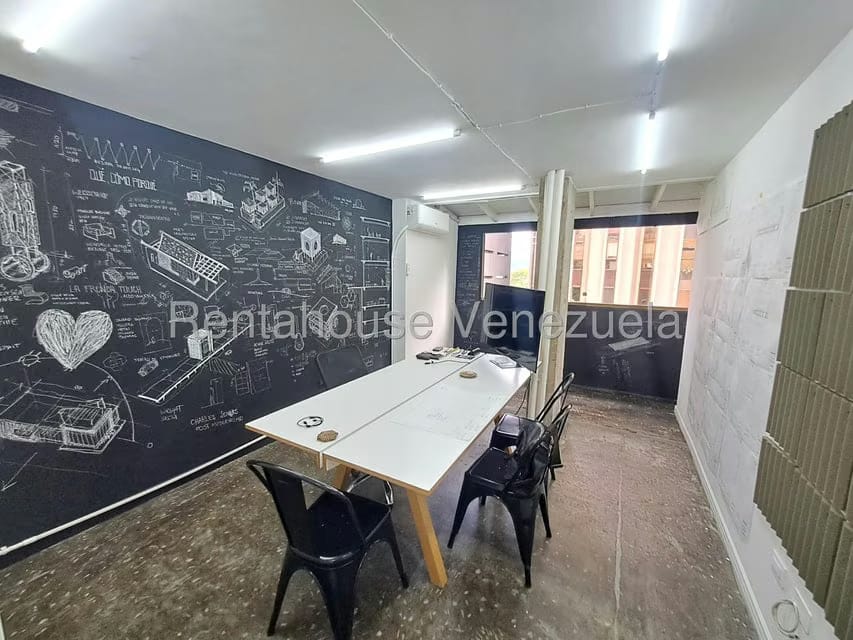 Comercial (Oficina) en Alquiler en Los Palos Grandes, Distrito Metropolitano - 23