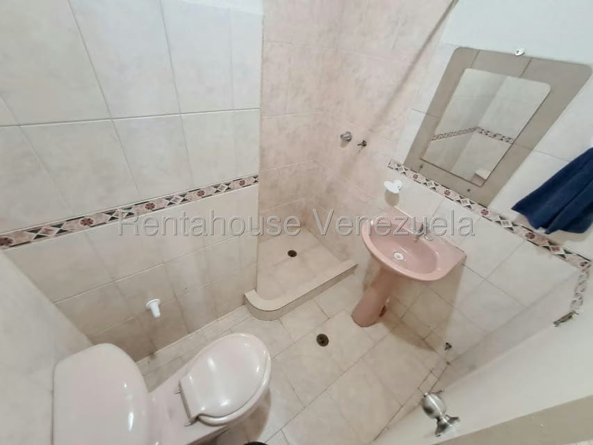 Comercial (Oficina) en Alquiler en Los Palos Grandes, Distrito Metropolitano - 28