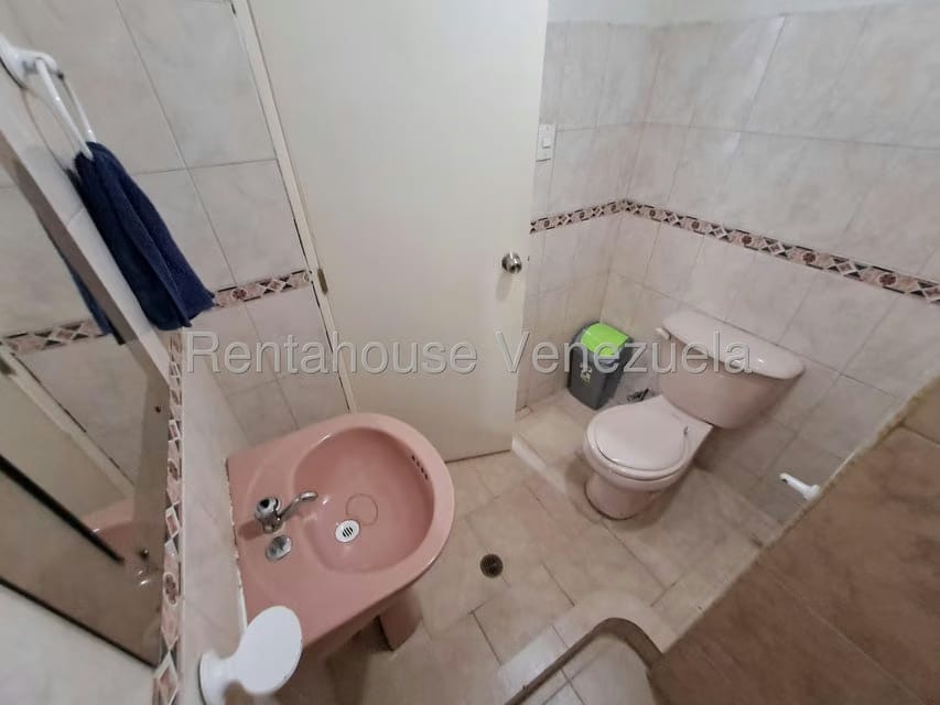 Comercial (Oficina) en Alquiler en Los Palos Grandes, Distrito Metropolitano - 29