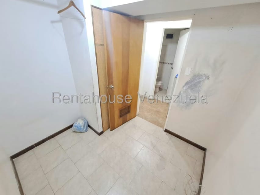 Comercial (Oficina) en Alquiler en Los Palos Grandes, Distrito Metropolitano - 30