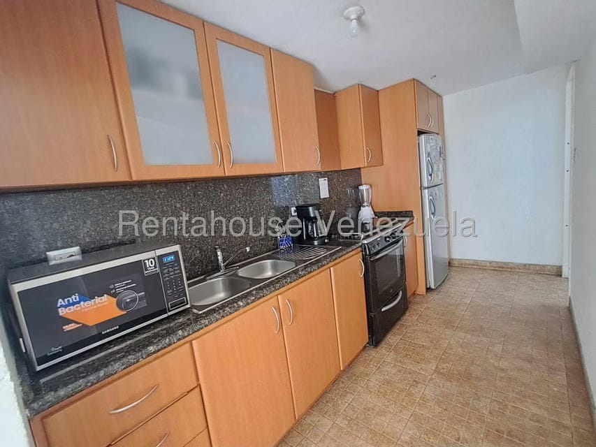 Comercial (Oficina) en Alquiler en Los Palos Grandes, Distrito Metropolitano - 34