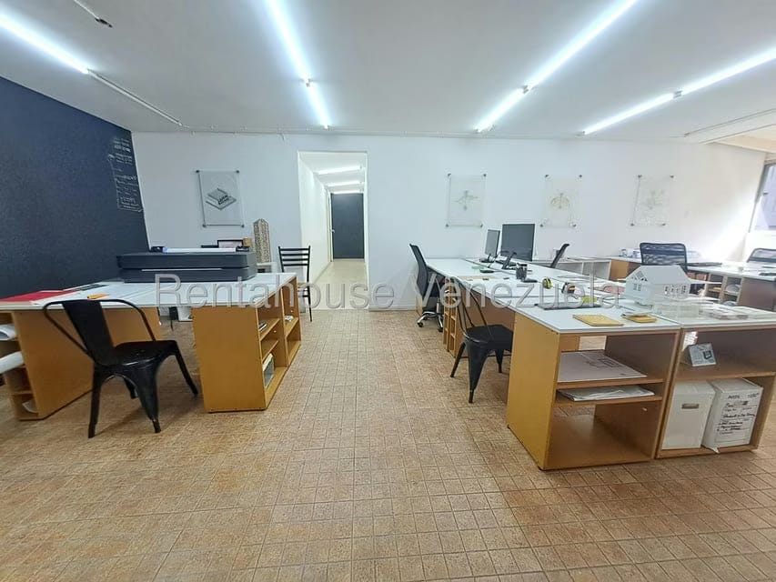 Comercial (Oficina) en Alquiler en Los Palos Grandes, Distrito Metropolitano - 7