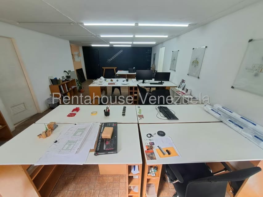 Comercial (Oficina) en Alquiler en Los Palos Grandes, Distrito Metropolitano - 10