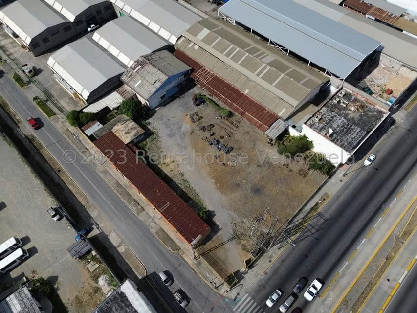 Comercial (Local Comercial) en Venta en Zona Industrial 1, Lara - 32