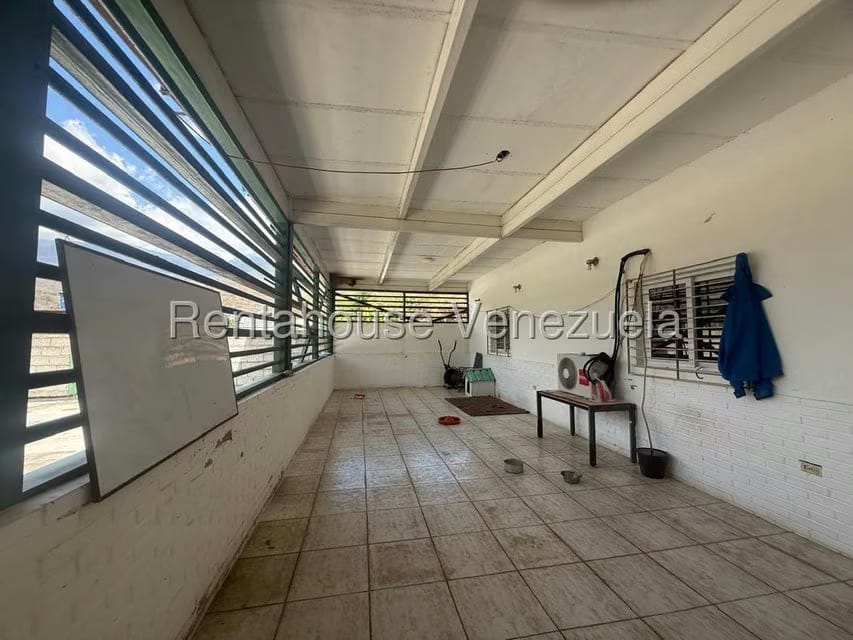 Comercial (Galpon - Deposito) en Venta en Mampote, Miranda - 30