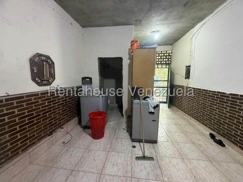 Comercial (Galpon - Deposito) en Venta en Mampote, Miranda - 40